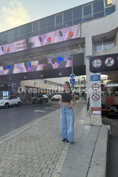 בירושלים בלבד • כוסית זורמת - נערות ליווי בירושלים בירושלים